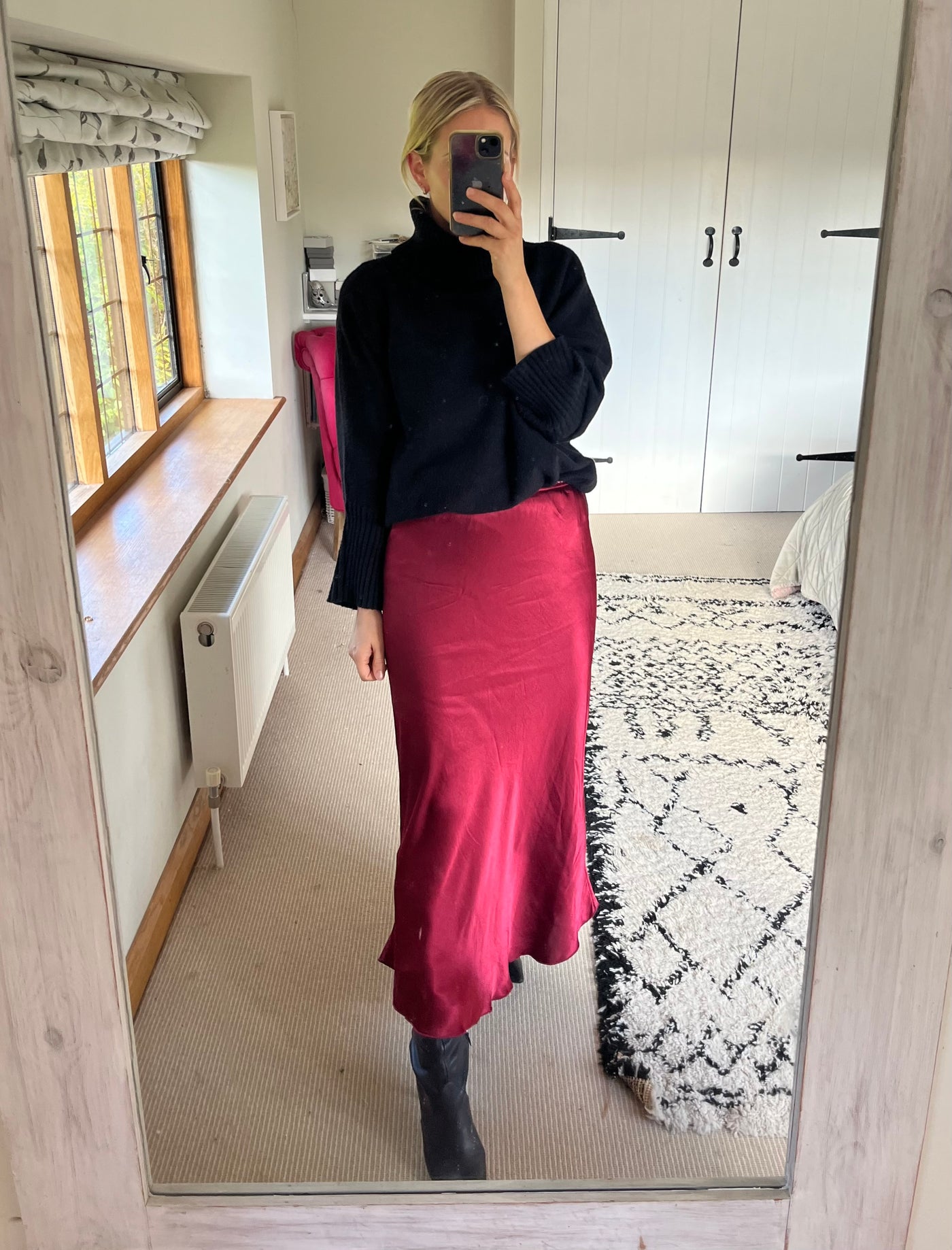 Pilar satin skirt in berry