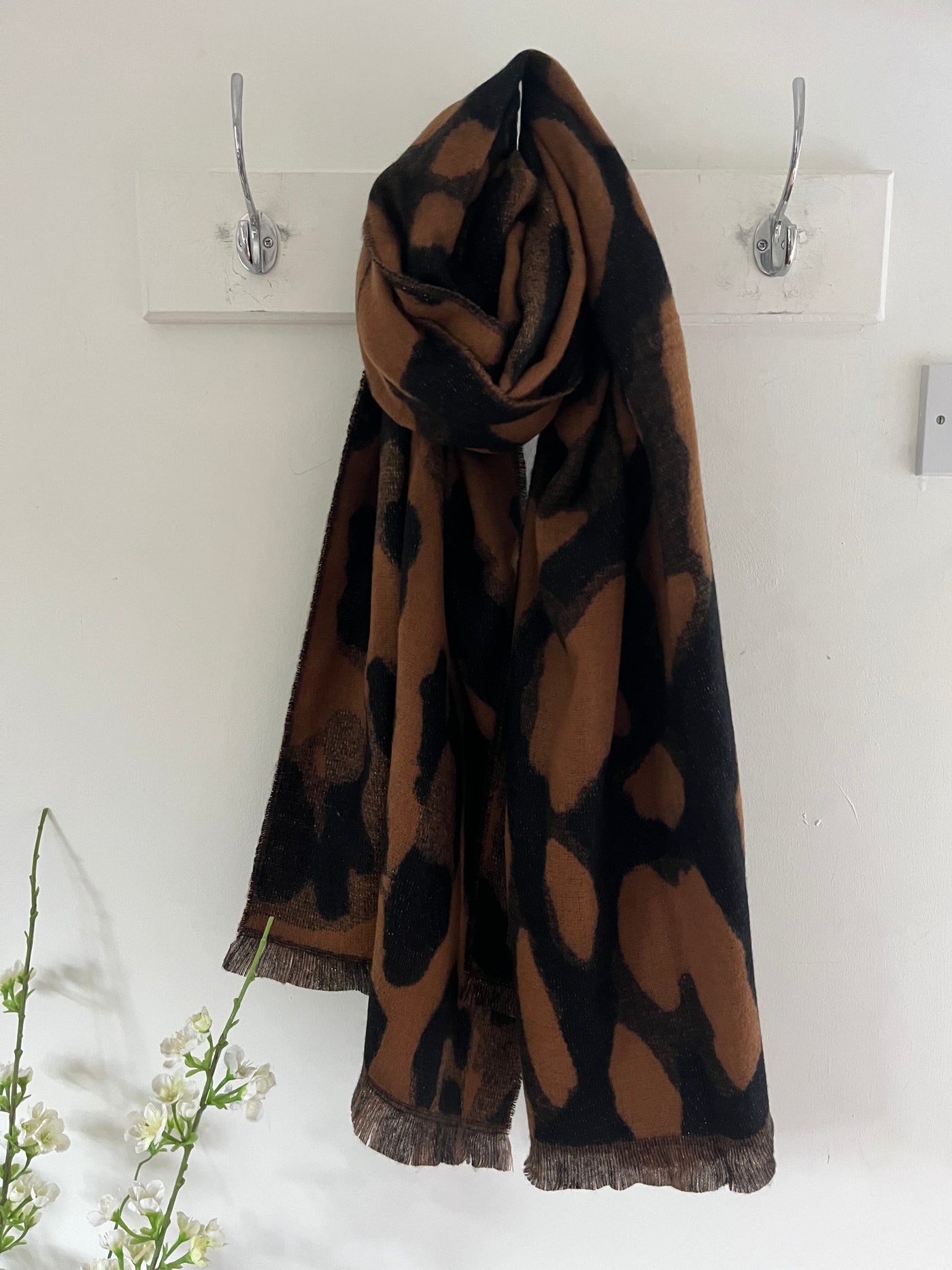 Classic leopard scarf