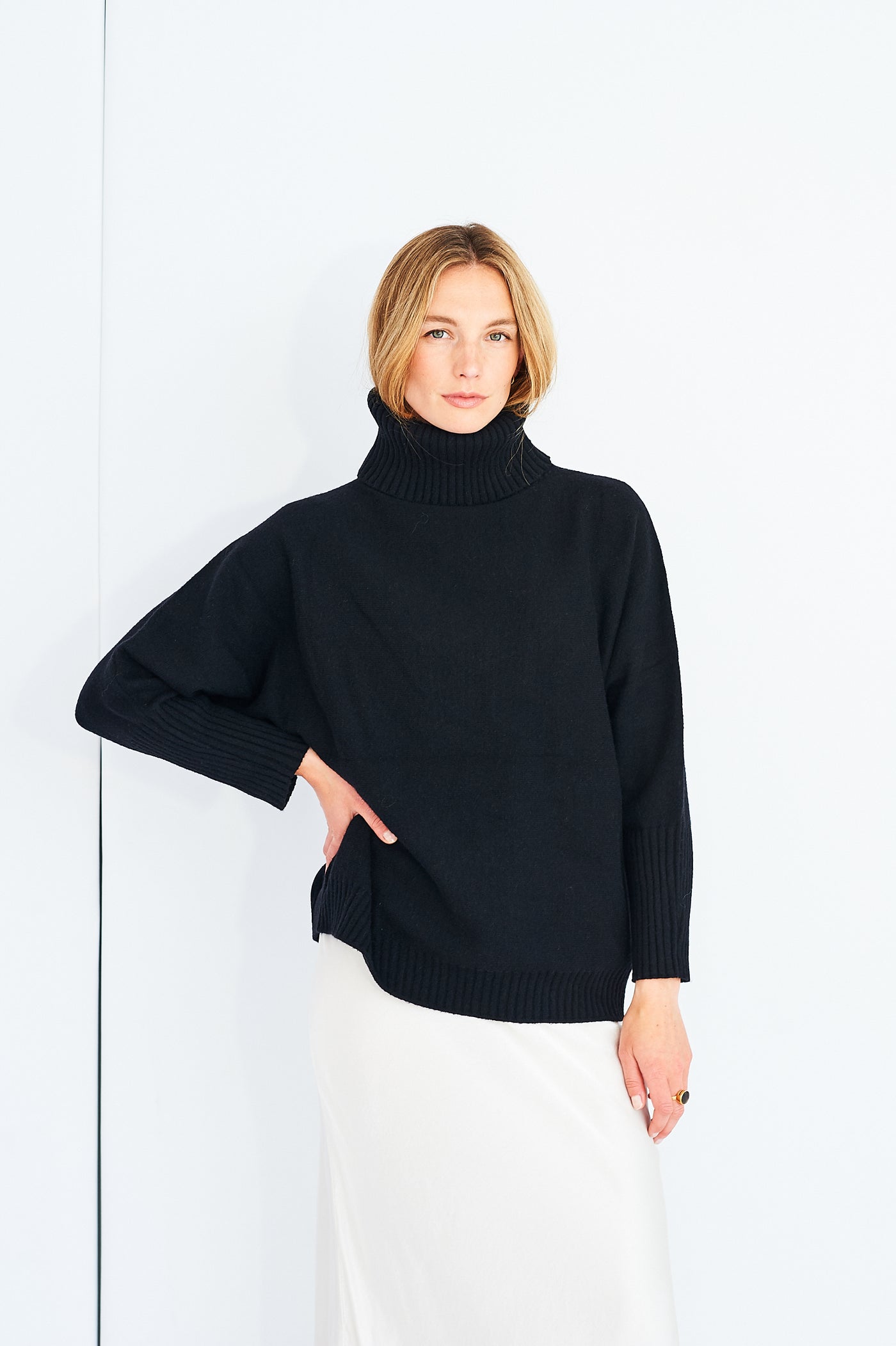 Eva rollneck in black