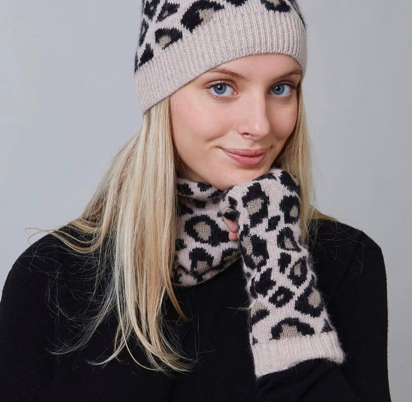 Cashmere leopard factory print snood & wrist warmers